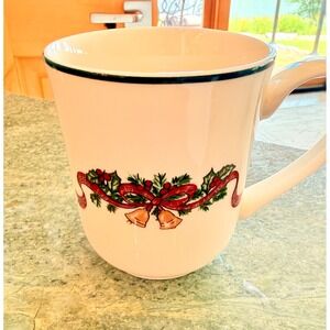 Johnson Brothers Victorian Christmas Jumbo Coffee Mug Holly Ribbon Bells England